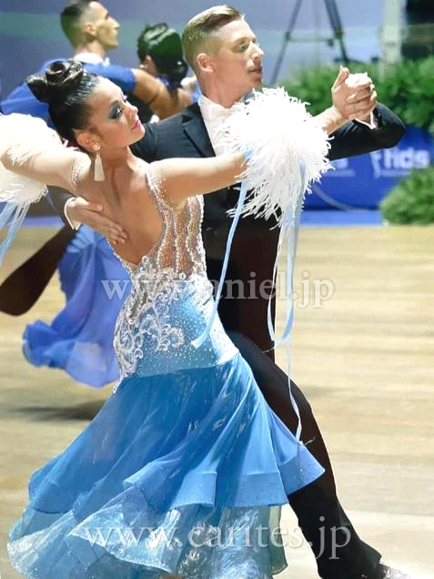 vol.24配信先行販売ドレス(スタンダード)・【Silvia design】ホワイトファー&ブルー