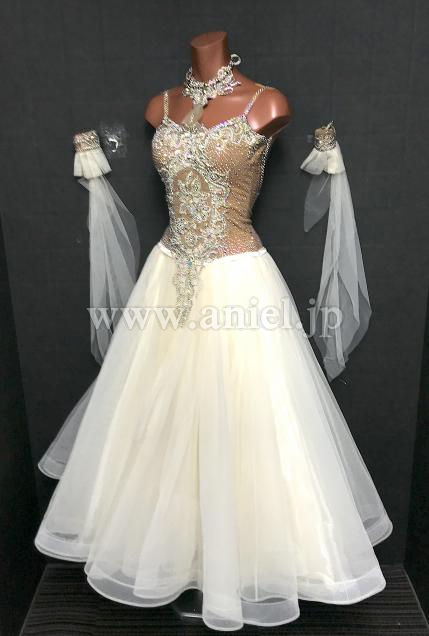 B388・【Eda Hsu】クリームホワイト