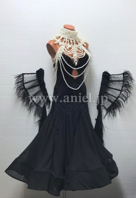 M8443・黒&オフホワイトパール