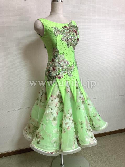 M8484・黄緑花柄