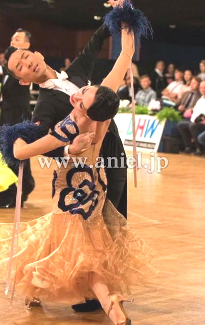 M4953・【半額セール】ベージュ&ネイビー【EM】※試着不可