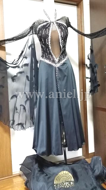 M4260・【半額セール】黒&ベージュ※試着不可