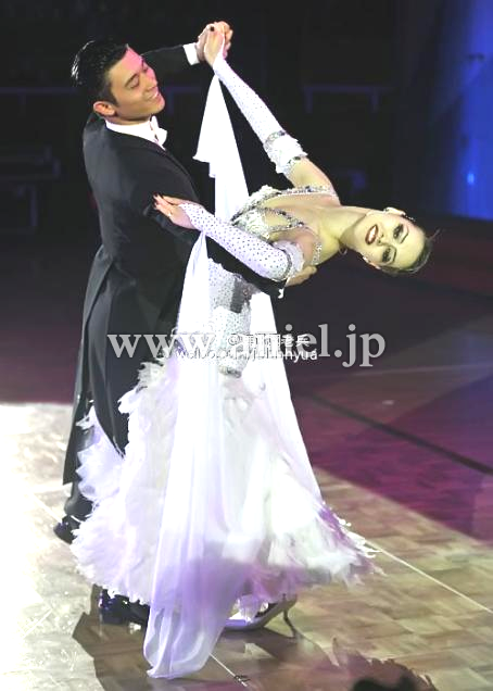 M2324・【半額セール】白羽根※試着不可