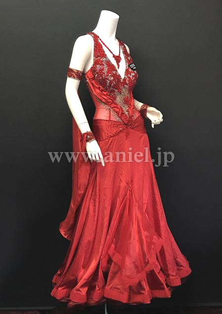 M6882・赤【COUTURE Yvonne Stephan】※試着不可