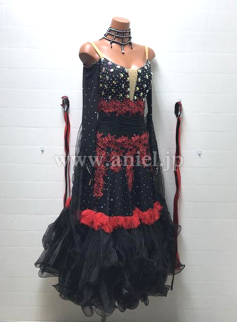 M8583・黒&赤※試着不可