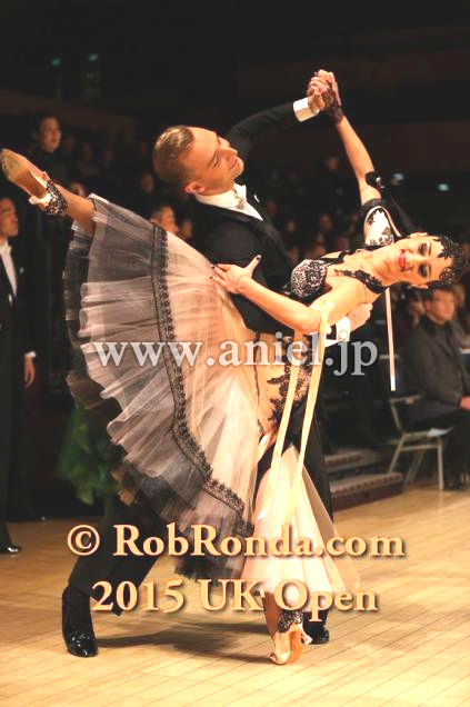 PM2979・ベージュ&黒