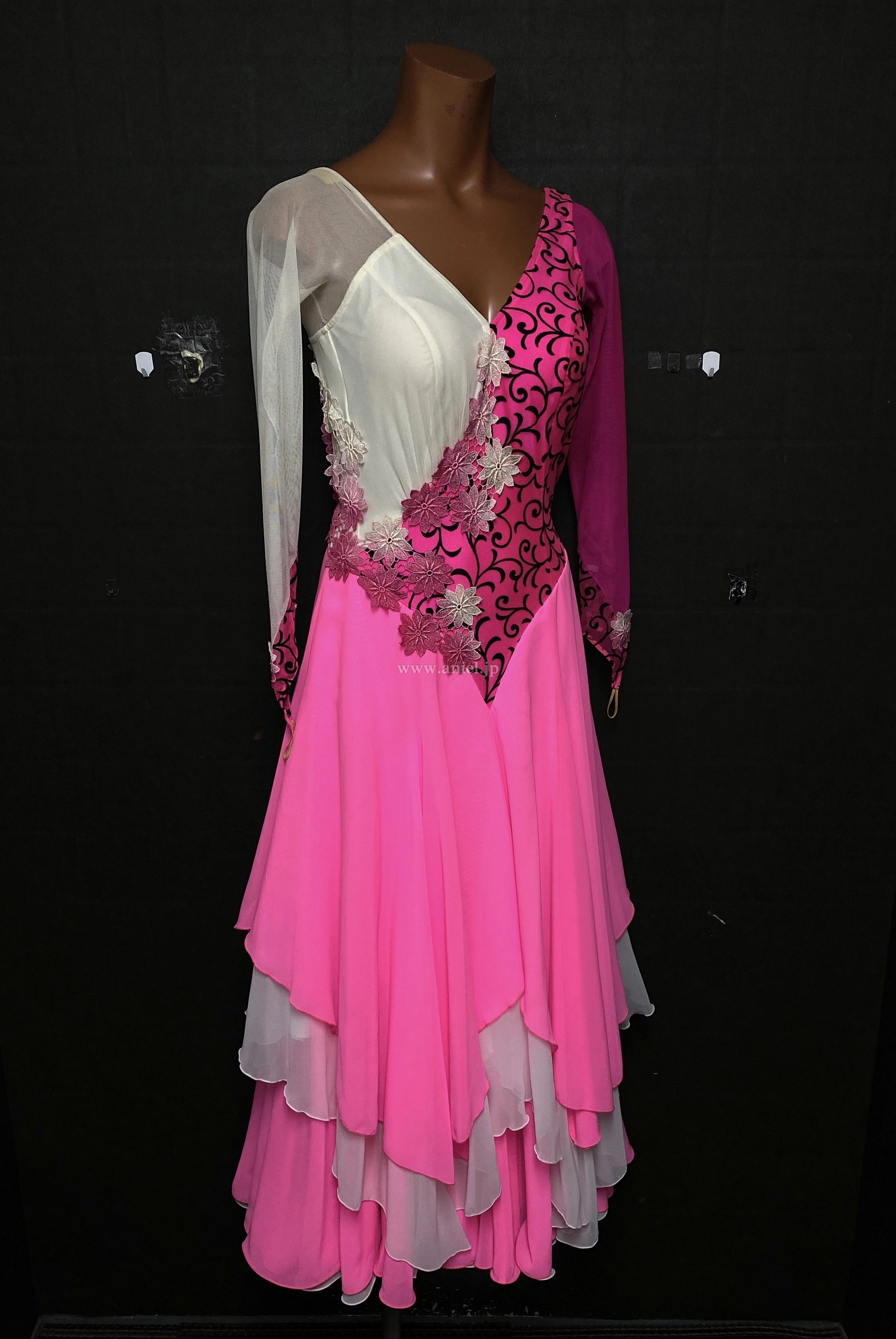 ピンク白ワンピース【中古】