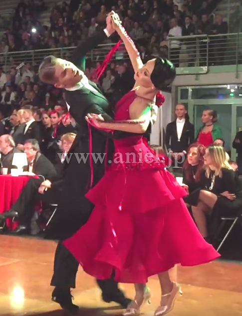 M5059・【EM】赤ティアード【アレキサンドラ着用】