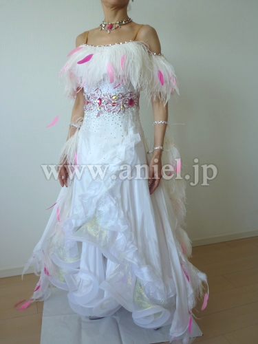 M3596・【半額セール】・白&ピンク羽※試着不可