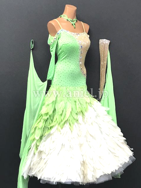 M7094・白&黄緑羽根