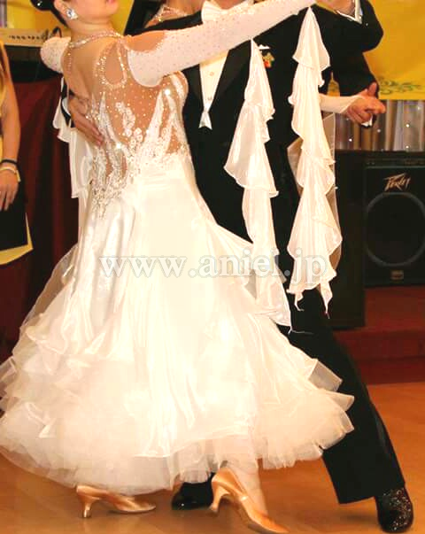 M4448・白&スキンカラー※試着不可