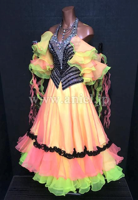 B71・黒&カラフル