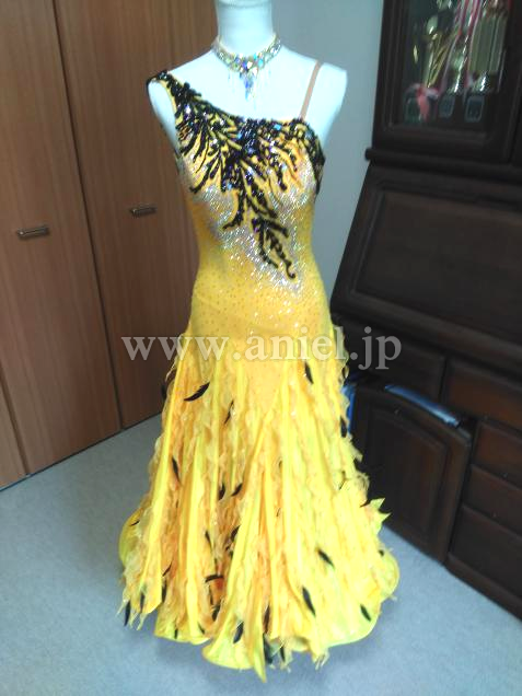 M5159・黄色&黒羽