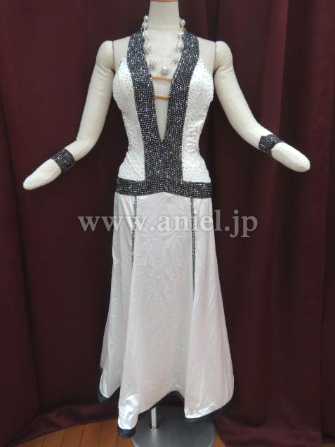 M3620・【半額セール】・白&黒※試着不可