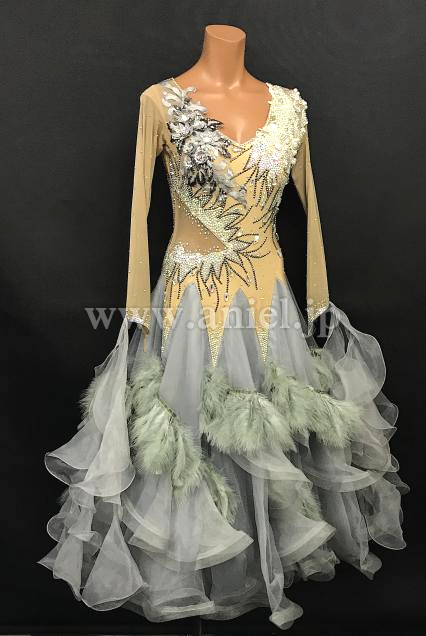 M8057・ベージュ&グレー