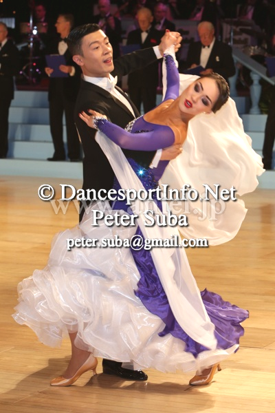 M3640・【Elaine Gornall】紫&白【タン・イーリン着用】