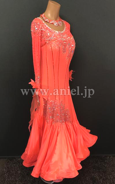 M7004・【COUTURE Yvonne Stephan】タンゴフレア