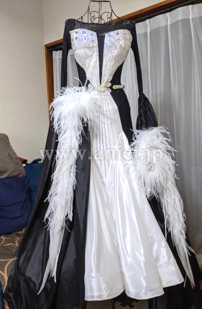 M8099・ブラック&ホワイト