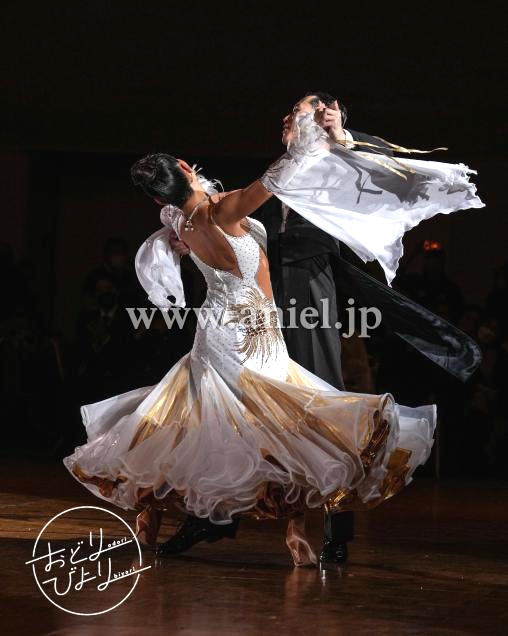 M8097・【RS】ホワイト&ゴールド