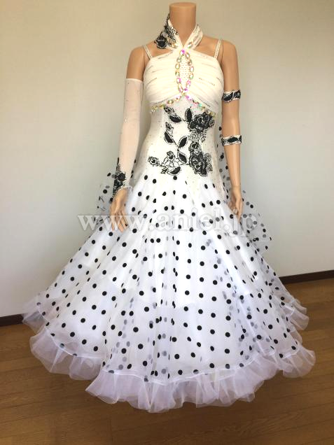 M4671・【半額セール】白&ドット※試着不可