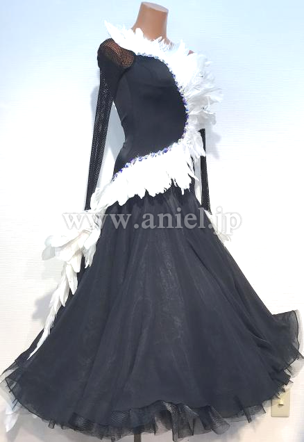 M7327・【Dong Xin】黒&白羽根