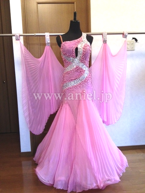 M2581・【Chrisanne】ピンク【クリスティ・ボイス着用】