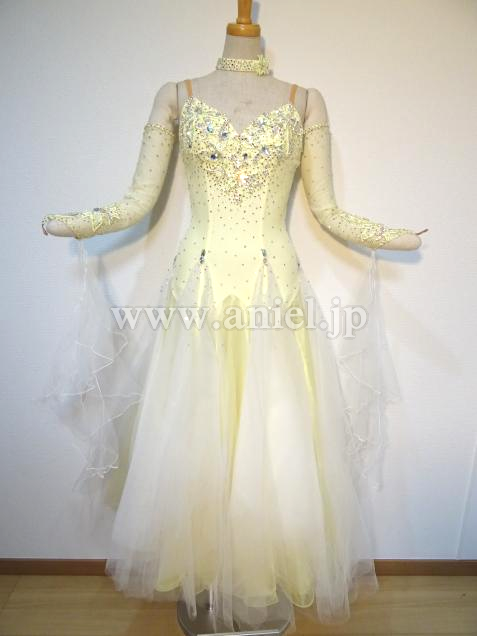 M4688・【半額セール】クリーム※試着不可