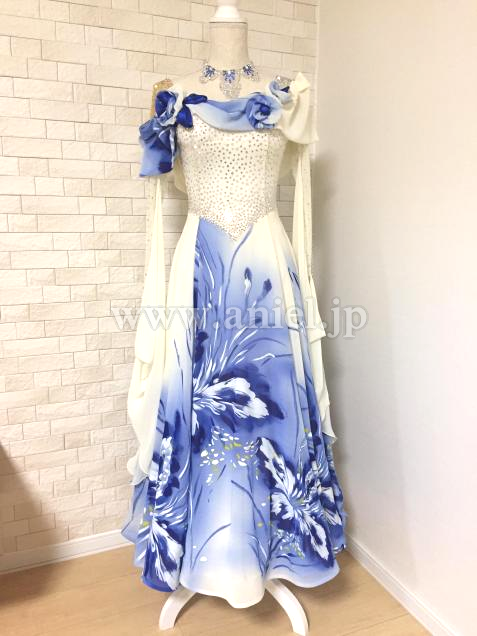 M4703・オフホワイト&ブルー花※試着不可 