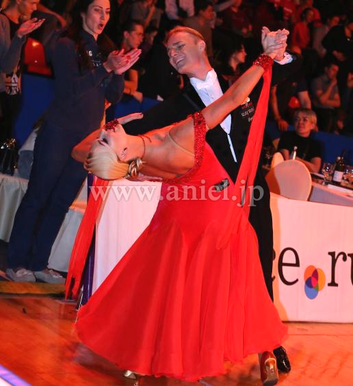 M8167・【gentil】赤【Irina着用】