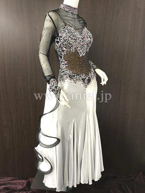 M6658・黒&白※試着不可