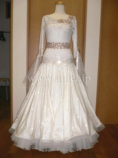 M2628・アイボリー&ゴールド