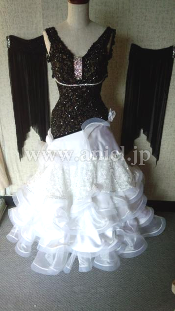 M4569・【半額セール】黒&白※試着不可