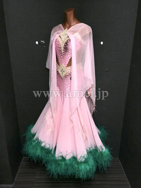 B218・ベビーピンク&緑羽根