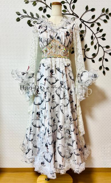 BM9348・【SALE】白&ダンスガール柄