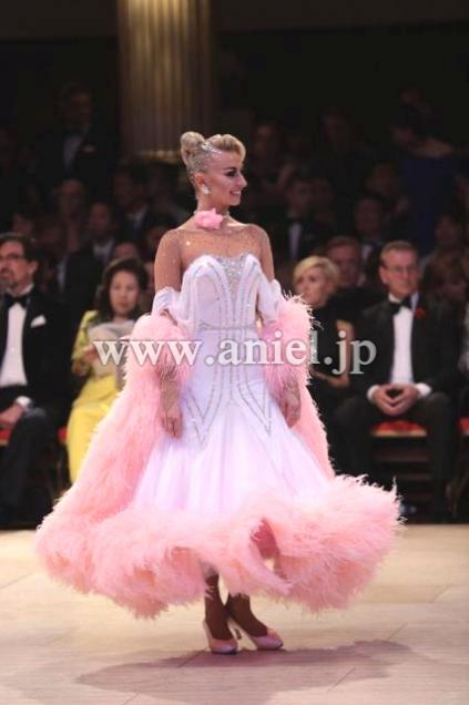 M7715・【Ajour Design】白&ピンクファー