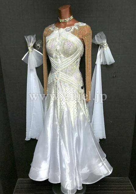 B231・【Silvia Design】ホワイトパール