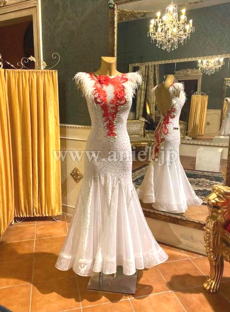 M6704・白羽根&赤【Silvia Design】※試着不可