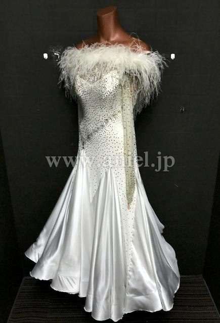 BM8802・白羽根※試着不可