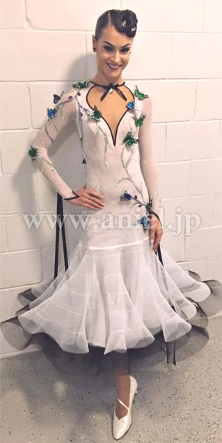 M4025・【EM】白【Spring Butterflies】