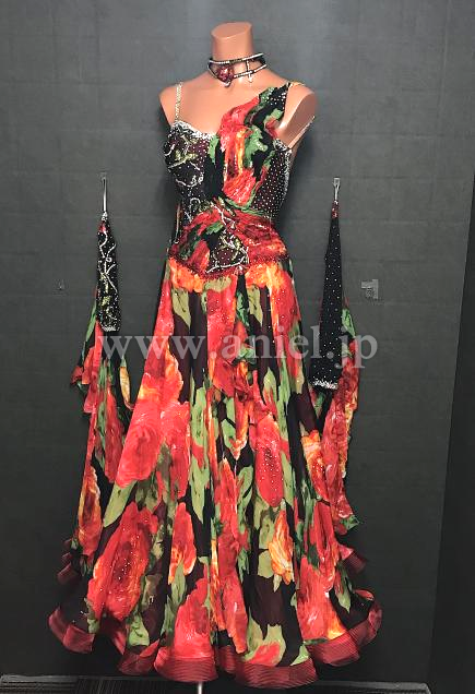 M8396・【Edda Hsu】赤&黒花柄