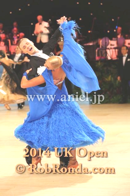 M4027・【Elaine Gornall】青【イリーナ着用】