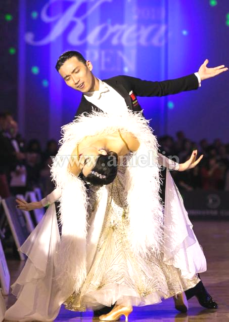 M6433・【LISA】白&ゴールド