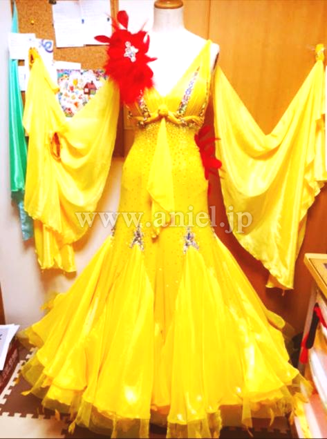 M4593・【半額セール】黄&赤【Chrisanne】※試着不可