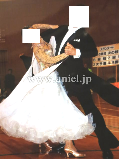 M3293・ベージュ&白