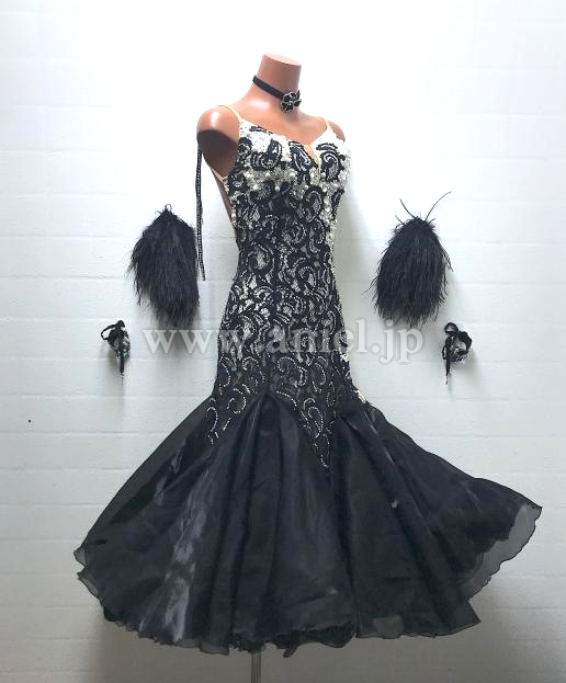 M4382・【Silvia Design】黒&白