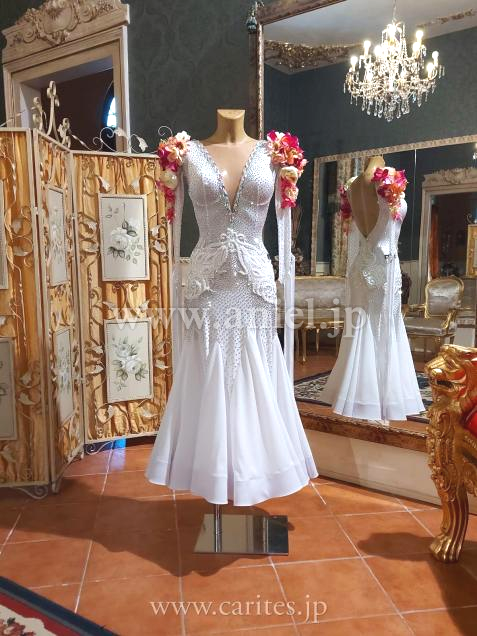 M7796・【Silvia design】ホワイト&フラワー