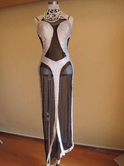 L166・白×黒×銀・8万円