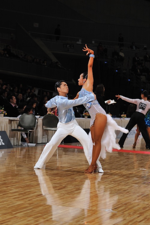 L300・白×水色・ドレス13万円　ペア18万円