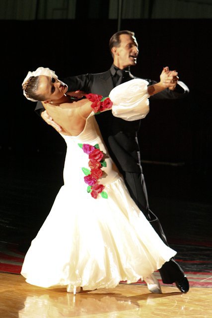 M481・白＆赤・15万円※試着不可