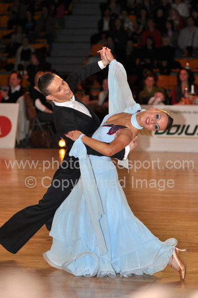 M536・アイスブルー・10万円